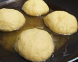 Foto langkah ke 10 dari resep Donat Tape Isi Keju Meleleh.