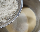 Foto del paso 6 de la receta: Budín de mandarina 🍊 con glaseado de coco, nuez y almendra - Con manteca o con aceite