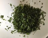 Une image de l'étape 1 de Sauce menthe concombre et citron.