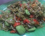 Foto langkah ke 5 dari resep Tumis Bunga Pepaya Petai Asmara.
