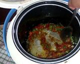 Foto langkah ke 5 dari resep Ayam garo rica / ayam rica rica kemangi ricecooker ala anak kost.