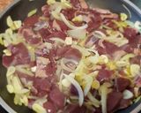Foto del paso 1 de la receta: Hígado encebollado con papas guisadas