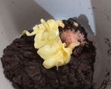 Foto langkah ke 2 dari resep Triple Dark Brownies Sourdough Bread.