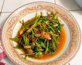 Foto langkah ke 3 dari resep Latua Lalidi (Tumis Kangkung Pedas).