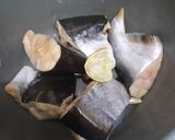 Foto langkah ke 1 dari resep Pindang Patin Kuah Kuning khas Besemah|Sumsel.