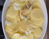 Une image de l'étape 3 de Gratin de Pommes de Terre au Jus de Lapin Chasseur.