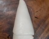 A picture of step 3 of Egg Roll.