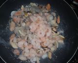 Foto del paso 1 de la receta: Arroz con marisco🍤.