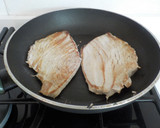 Foto del paso 9 de la receta: Filetes de atún plancha con espárragos trigueros