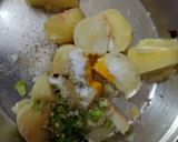 દાલ રાઈસ પોટેટો ઘારવડા(dal rice potato dharvada recipe in gujarati) રેસીપી સ્ટેપ3ફોટો