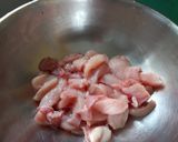 তাওয়া চিকেন পিজ্জা (Tawa chicken pizza with rice flour batter recipe in bengali ) রেসিপির ধাপ 1 ছবি