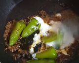 A picture of step 5 of Dahi wali Hari Mirch.