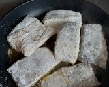 Foto del paso 1 de la receta: Merluza en salsa