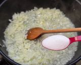 Gombás csirkepaprikás recept fázis 3 fotója
