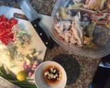 Hình bước làm 1 của món Gà xào sả ớt