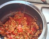 A picture of step 4 of Moong sprouts sabzi.