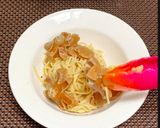 Foto langkah ke 5 dari resep 258. SPAGHETTI CARBONARA WITH SOSIS.