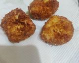 A picture of step 3 of Creamy Crabstick Croquettes.