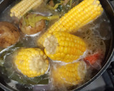 Foto del paso 2 de la receta: Chupe de pollo 🌽