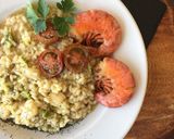 Foto del paso 7 de la receta Risotto de aguacate, sepia y gambones