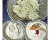 A picture of step 2 of Aloo Puri.