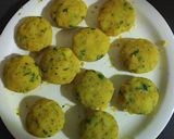 A picture of step 2 of बटाटा वडा (Batata Vada).