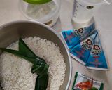 Foto langkah ke 1 dari resep Lemper Kuning Ayam Pedas Manis.