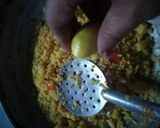 A picture of step 3 of Potato Poha.
