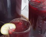 Foto del paso 4 de la receta: Agua de flor de Jamaica con hierbabuena y limón refrescante