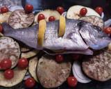 Foto del paso 4 de la receta: Dorada al horno con calabacín y berenjenas
