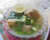 Foto langkah ke 2 dari resep Sup Tahu Jamur Bakso.