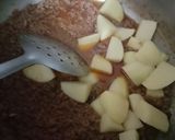 A picture of step 3 of Aloo Qeema 🍛.