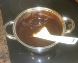 Foto del paso 3 de la receta: Bizcocho de chocolate con cobertura de nata y sirope