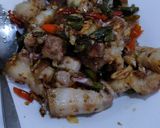 รูปขั้นตอนการทำที่ 5 ของ หมูสามชั้นคั่วพริกกระเทียม