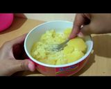 Foto langkah ke 1 dari resep Stik Kentang Keju.
