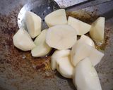 A picture of step 3 of Chicken aloo ka salan.