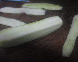 Foto del paso 1 de la receta: Ensalada de daditos de pepino y queso, con anchoas