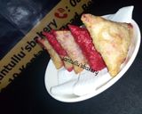 A picture of step 12 of Two Colours samosa.