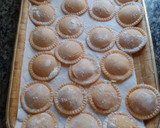 Foto del paso 7 de la receta: Sorrentinos de zanahoria y boniato con crema de champiñones