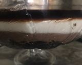 A picture of step 5 of Oreo trifle.