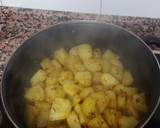 Foto del paso 3 de la receta: Patatas rehogadas con ajo y perejil