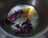 A picture of step 1 of Kashmiri kahwah.