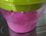 Foto langkah ke 1 dari resep Dragon fruit smoothie bowl.
