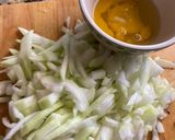 A picture of step 1 of Stir-Fried Young Gourd with Egg.