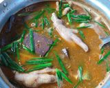 รูปขั้นตอนการทำที่ 1 ของ ขนมจีนน้ำยาป่าตีนไก่