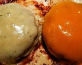 A picture of step 9 of Mike's Garlic Juicy [aka Jucy] Lucy Hamburgers.