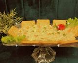 A picture of step 5 of Pizza hut salad.