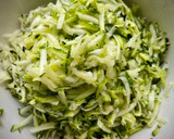 Foto del paso 1 de la receta: Gofre de calabacín con queso cottage