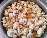 A picture of step 1 of Aloo Gobhi Sabzi.