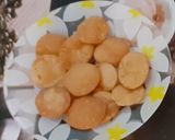 A picture of step 1 of Dahi papdi chat.